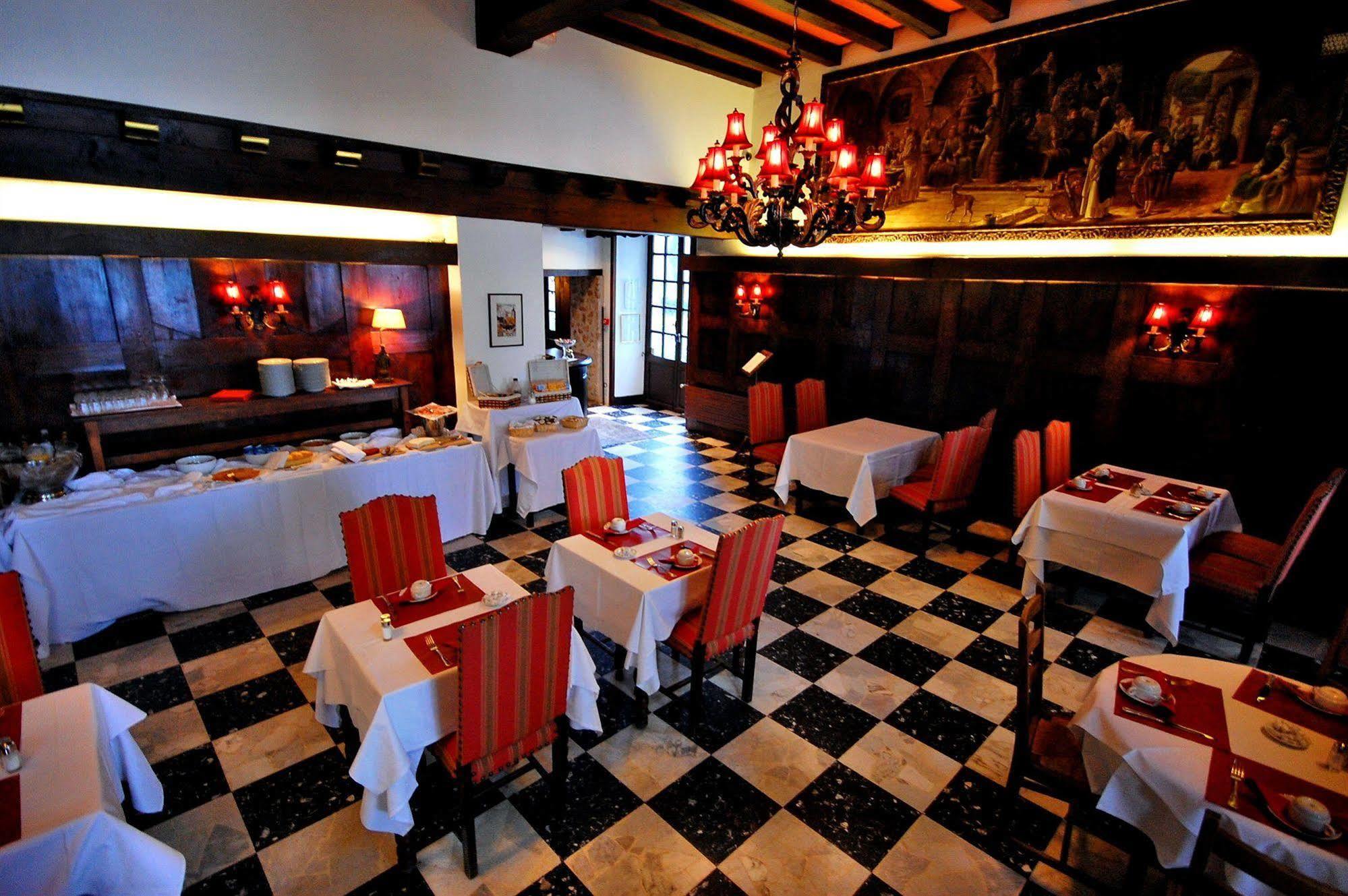 Grand Hotel De L'Abbaye Божанси Ресторан фото